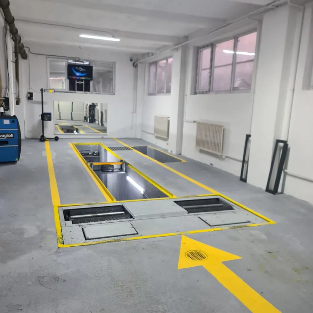 Linia de inspecție, cu canalul.